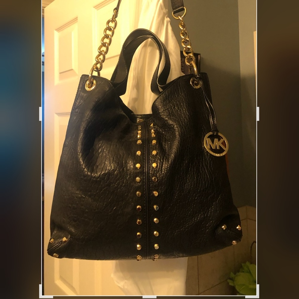 Michael Kors uptown Astor large black shoulder bag (authentic)
